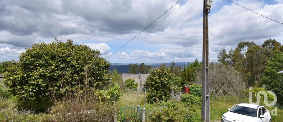 Village house T3 in Vila Nova of 802 m²