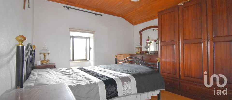 Village house T3 in Vila Nova of 802 m²