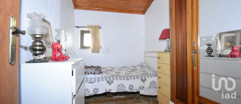 Village house T3 in Vila Nova of 802 m²