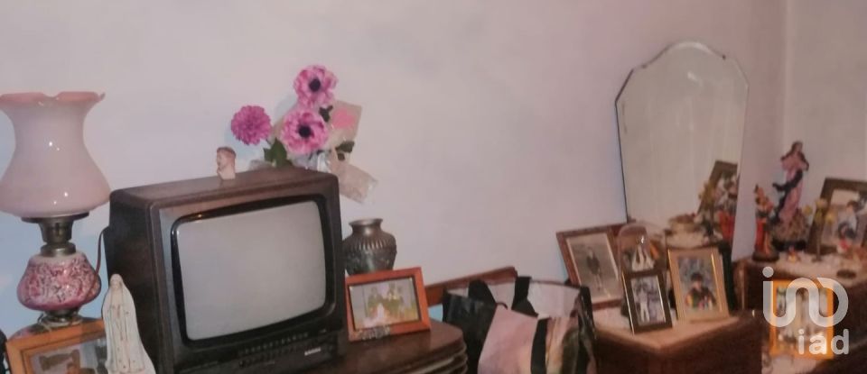 House T4 in Oliveira do Hospital e São Paio de Gramaços of 66 m²