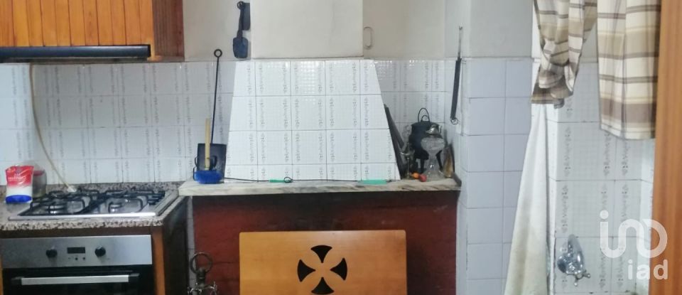 House T4 in Oliveira do Hospital e São Paio de Gramaços of 66 m²