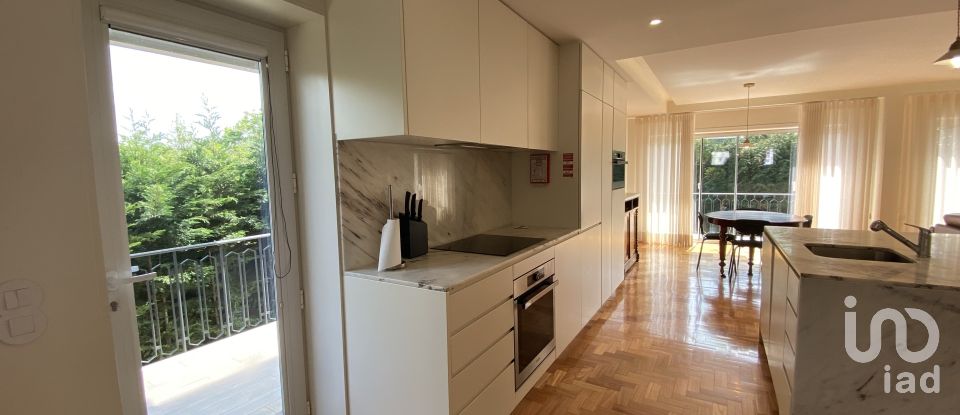 Maison de ville T7 à Ramalde de 227 m²