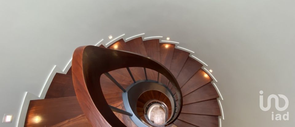 Maison de ville T7 à Ramalde de 227 m²