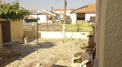 Maison T4 à Atouguia da Baleia de 239 m²