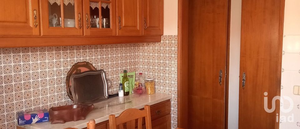 Moradia T4 em Atouguia da Baleia de 239 m²