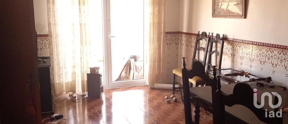 Moradia T4 em Atouguia da Baleia de 239 m²