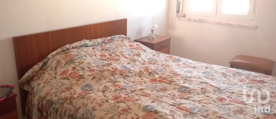 Moradia T4 em Atouguia da Baleia de 239 m²