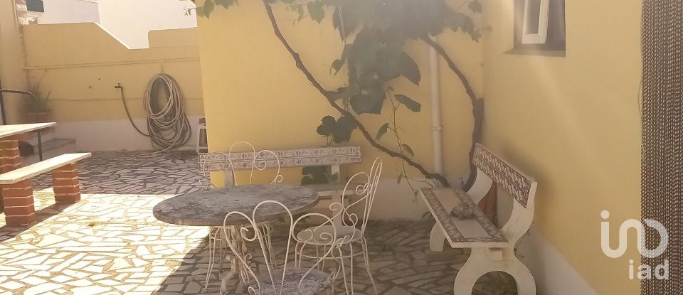 Moradia T4 em Atouguia da Baleia de 239 m²