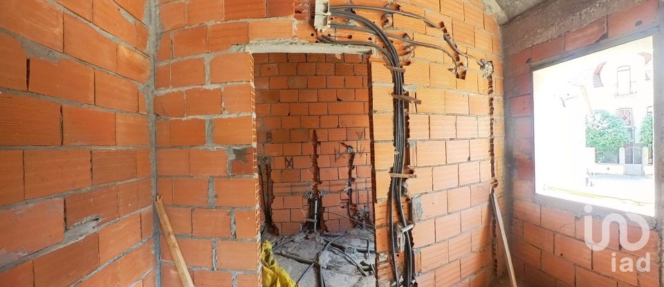 House T3 in Pedrógão Pequeno of 252 m²