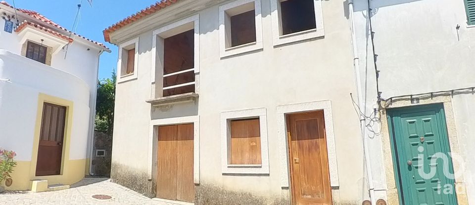 House T3 in Pedrógão Pequeno of 252 m²