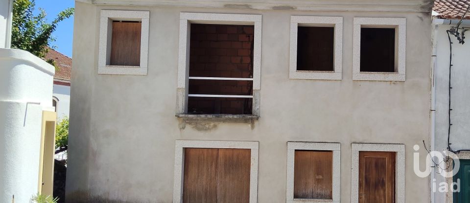 House T3 in Pedrógão Pequeno of 252 m²