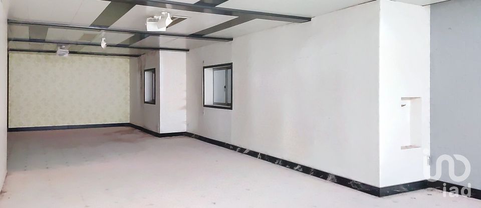 Boutique/Local commercial à Nossa Senhora das Misericórdias de 200 m²