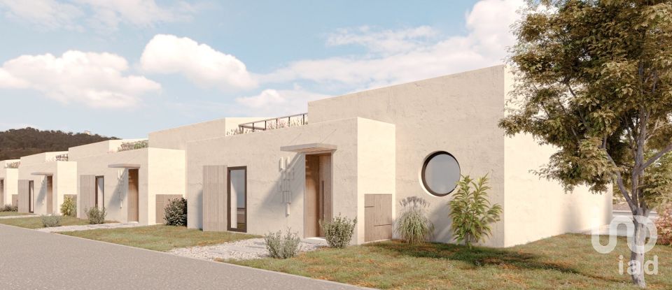 Moradia T2 em Bensafrim e Barão de São João de 105 m²