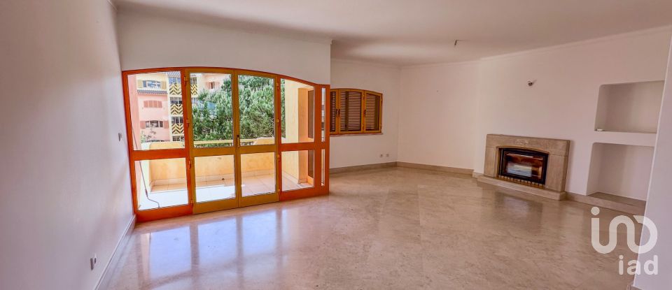 Apartment T3 in Cascais e Estoril of 126 m²