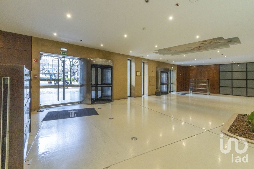 Bureaux à Santo António de 155 m²