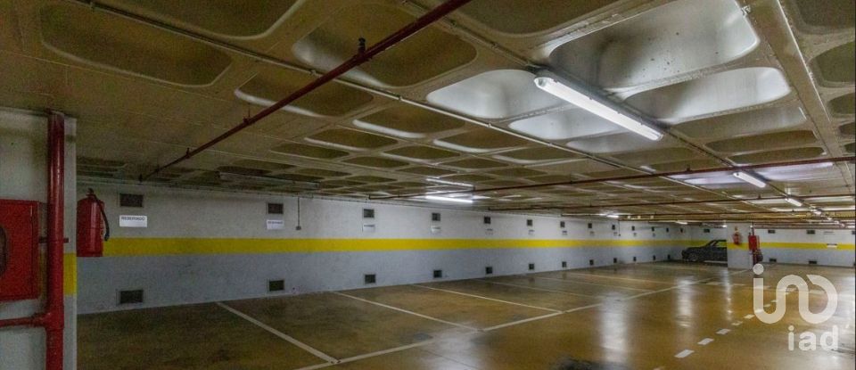 Bureaux à Santo António de 155 m²