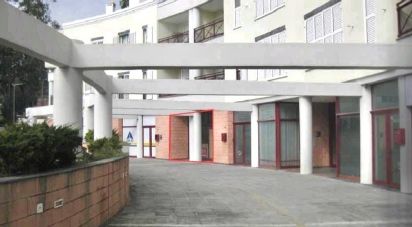 Boutique/Local commercial à Barcarena de 1 467 m²