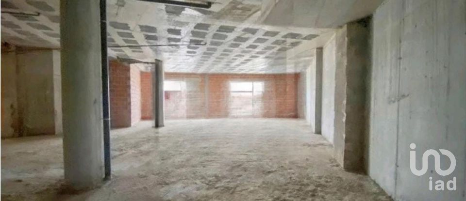 Boutique/Local commercial à Barcarena de 1 467 m²