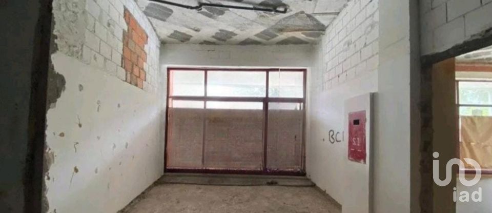 Boutique/Local commercial à Barcarena de 1 467 m²