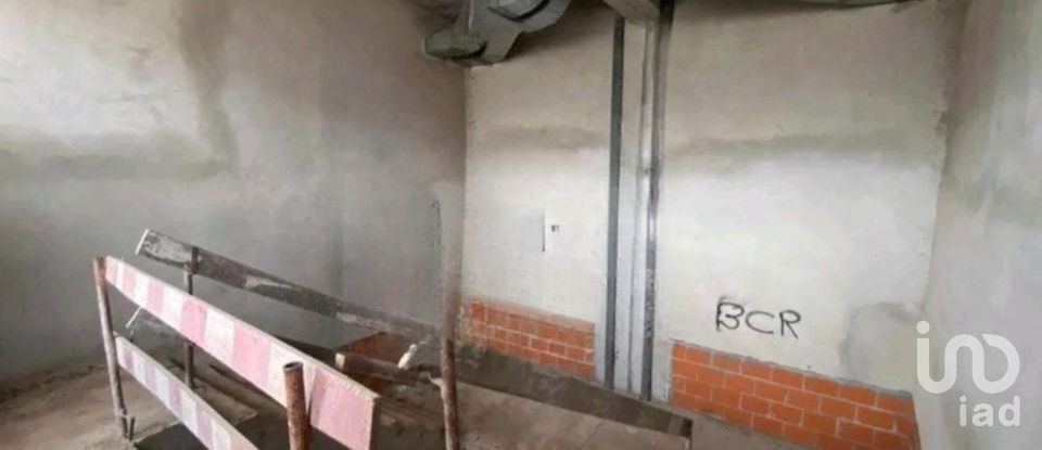 Boutique/Local commercial à Barcarena de 1 467 m²