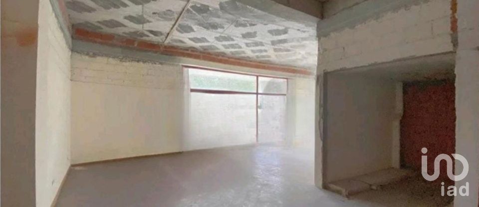 Boutique/Local commercial à Barcarena de 1 467 m²