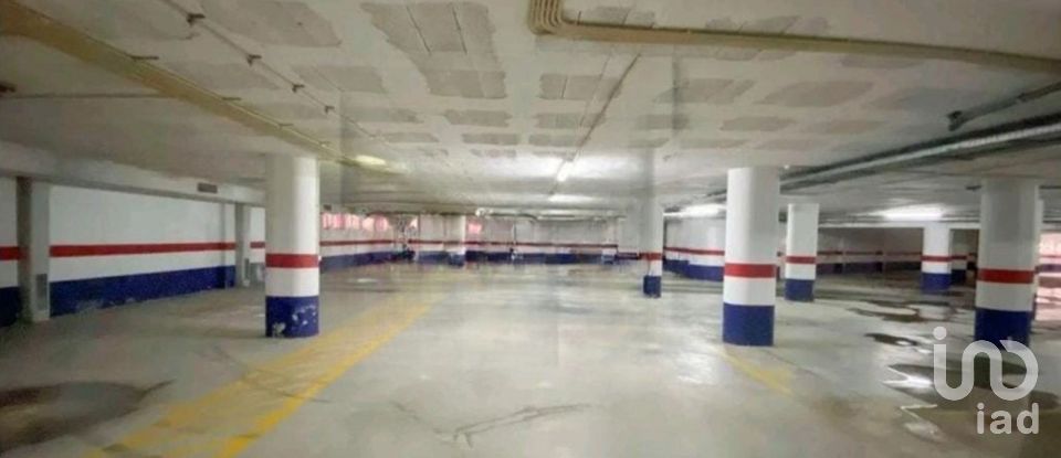 Boutique/Local commercial à Barcarena de 1 467 m²