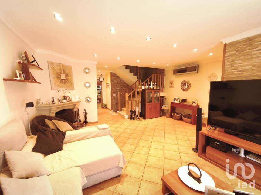 Moradia T3 em Quelfes de 175 m²