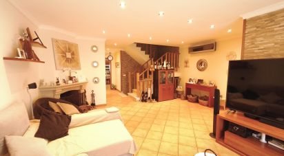 House T3 in Quelfes of 175 m²