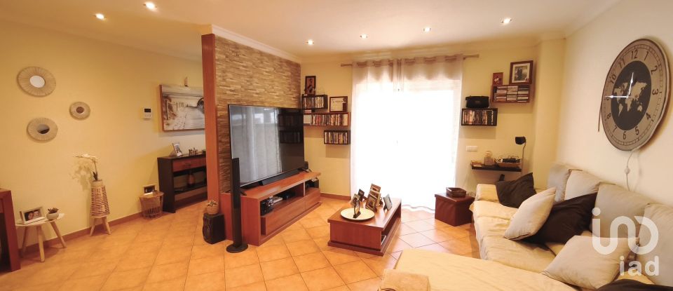 Moradia T3 em Quelfes de 175 m²