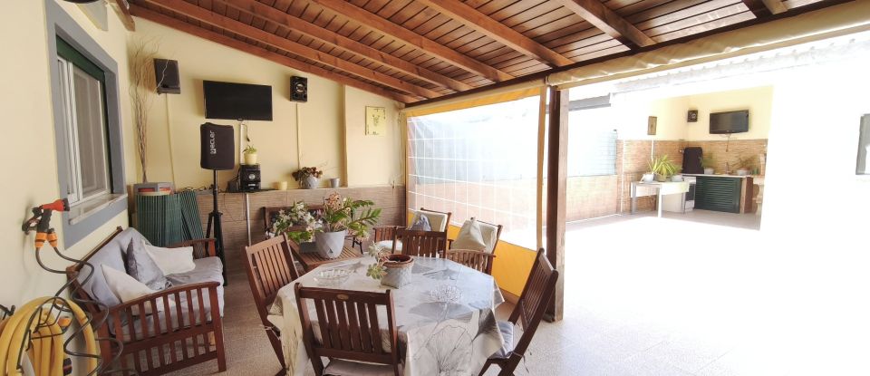 Moradia T3 em Quelfes de 175 m²