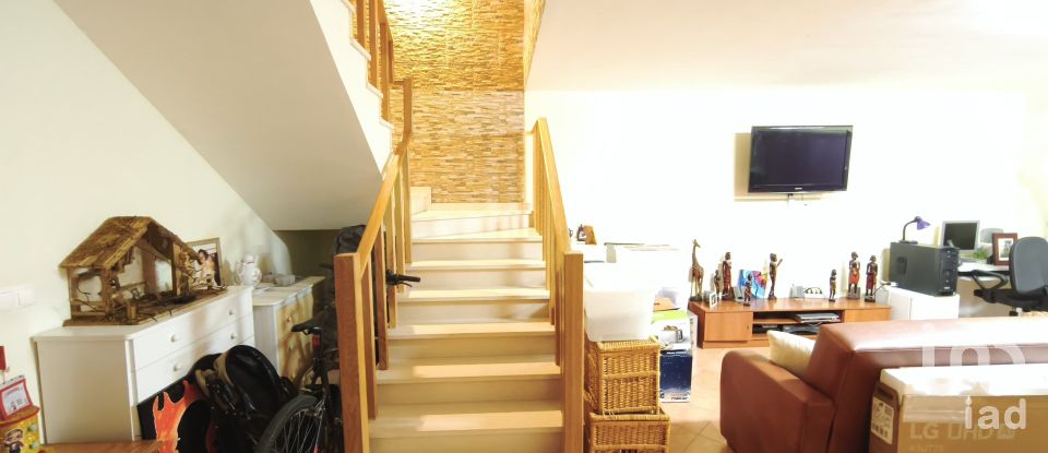 Moradia T3 em Quelfes de 175 m²