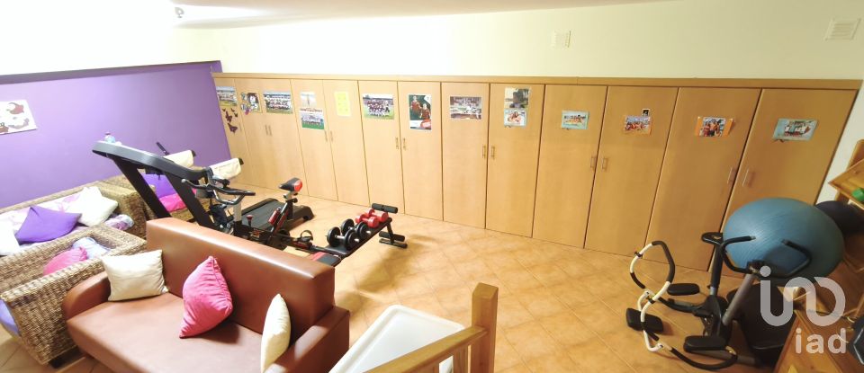 Moradia T3 em Quelfes de 175 m²