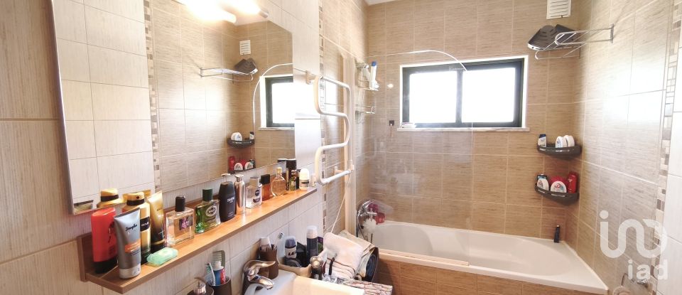 Moradia T3 em Quelfes de 175 m²