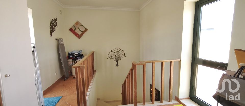 Moradia T3 em Quelfes de 175 m²