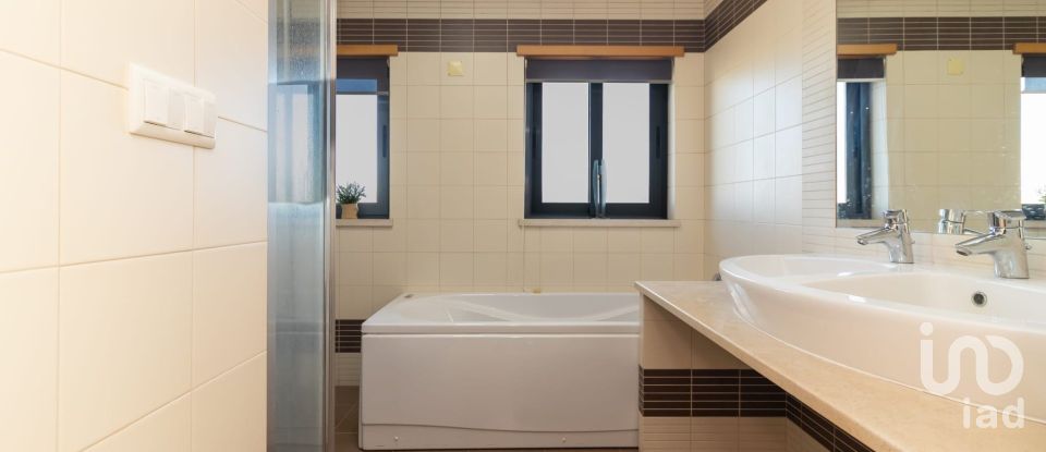 Moradia T5 em Gâmbia-Pontes-Alto da Guerra de 253 m²