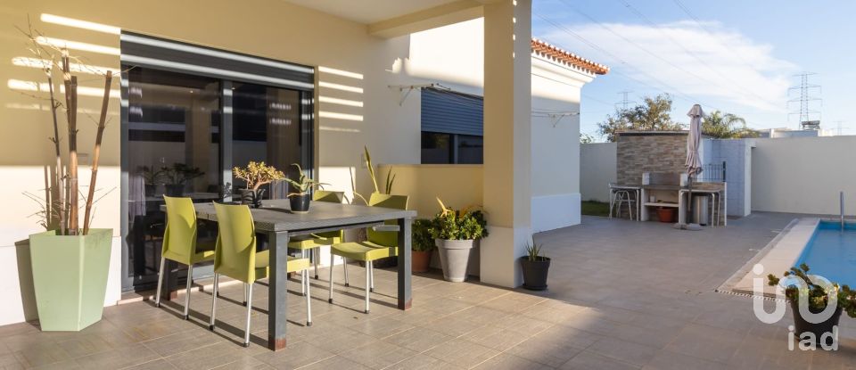 Moradia T5 em Gâmbia-Pontes-Alto da Guerra de 253 m²