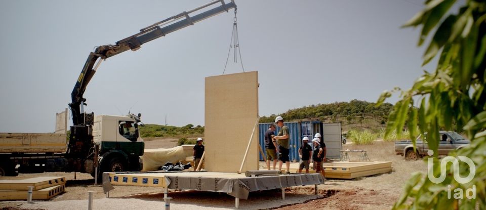 Moradia T4 em Bensafrim e Barão de São João de 185 m²