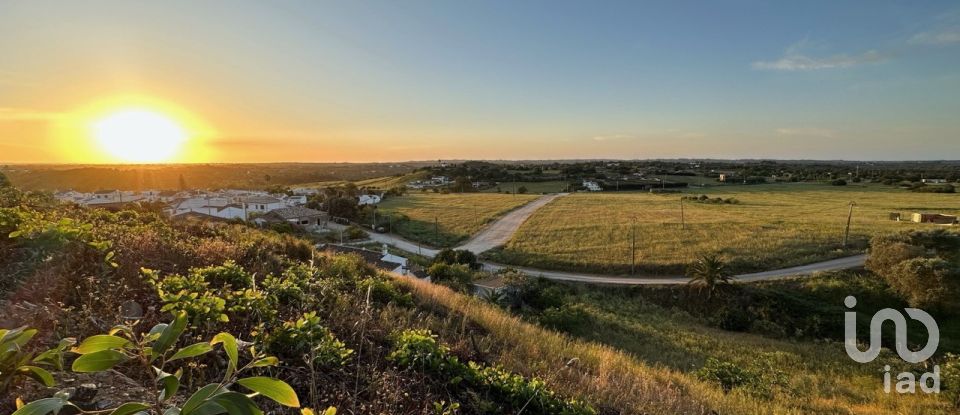 Moradia T4 em Bensafrim e Barão de São João de 185 m²