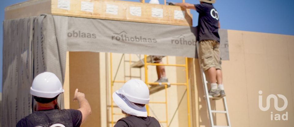 Casa T4 em Bensafrim e Barão de São João de 185 m²