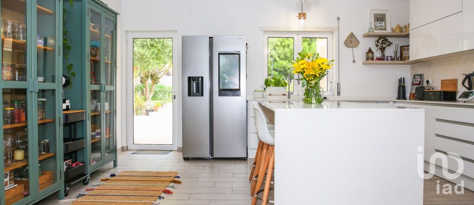 House T4 in São Bartolomeu dos Galegos e Moledo of 375 m²