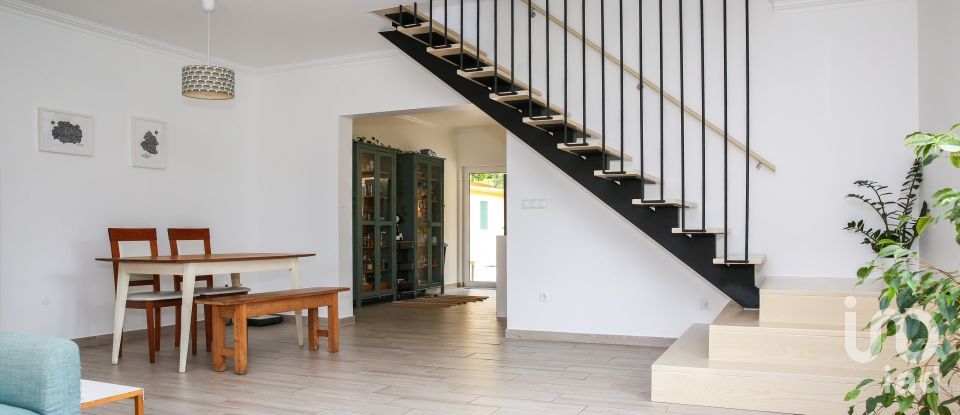 House T4 in São Bartolomeu dos Galegos e Moledo of 375 m²