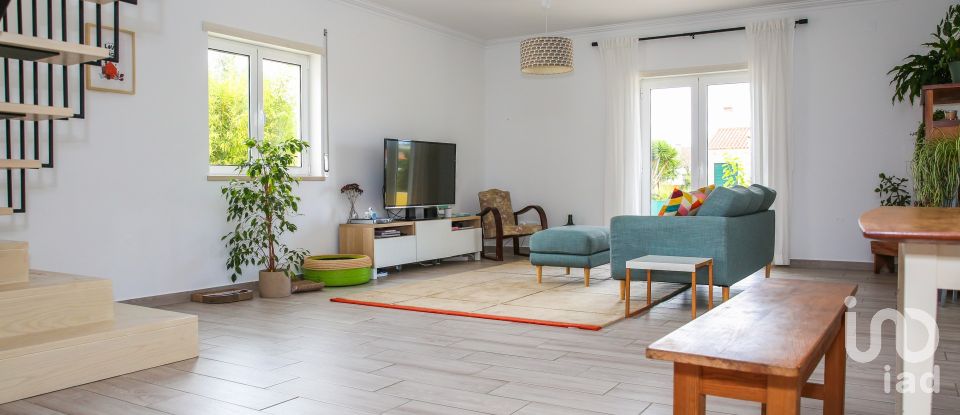 House T4 in São Bartolomeu dos Galegos e Moledo of 375 m²