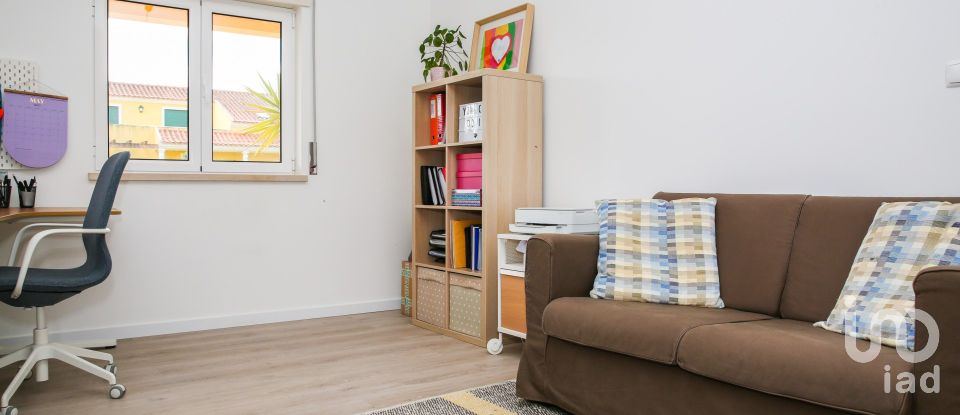 House T4 in São Bartolomeu dos Galegos e Moledo of 375 m²