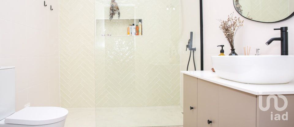 House T4 in São Bartolomeu dos Galegos e Moledo of 375 m²