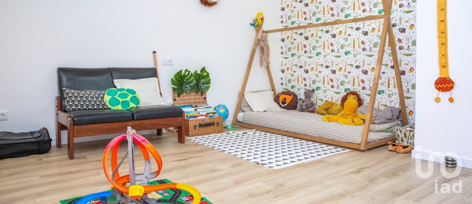 House T4 in São Bartolomeu dos Galegos e Moledo of 375 m²