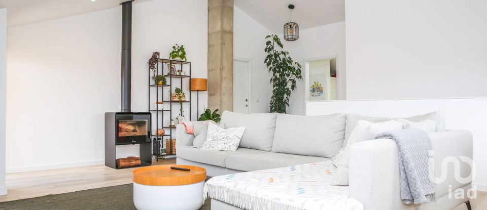 House T4 in São Bartolomeu dos Galegos e Moledo of 375 m²