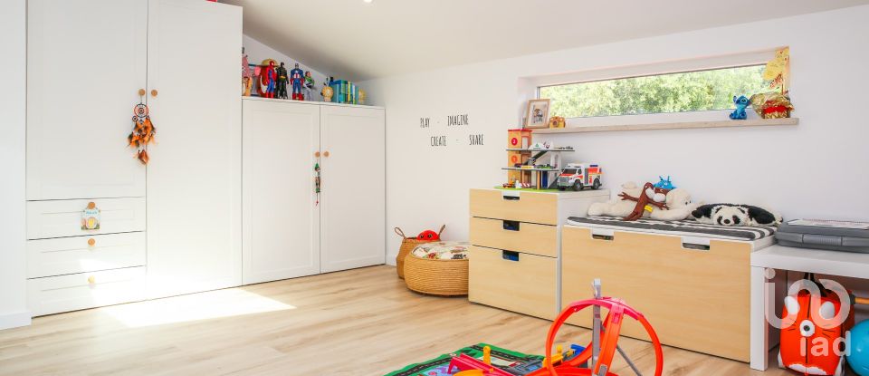 House T4 in São Bartolomeu dos Galegos e Moledo of 375 m²