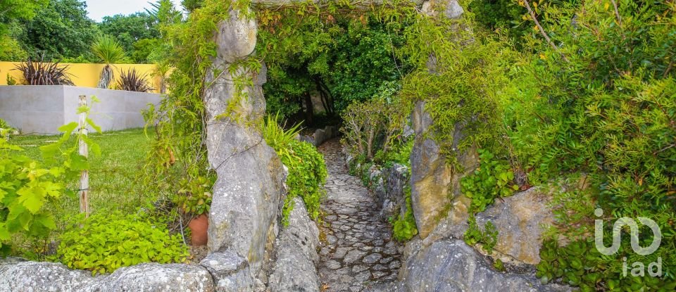 House T4 in São Bartolomeu dos Galegos e Moledo of 375 m²