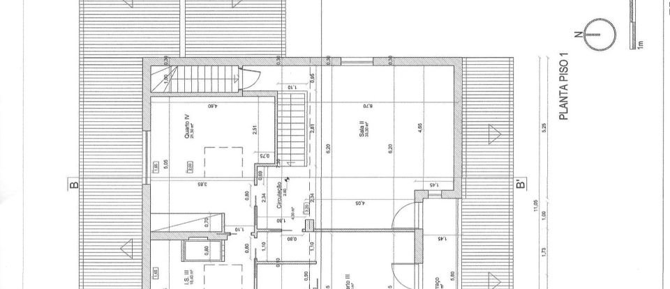 House T4 in São Bartolomeu dos Galegos e Moledo of 375 m²