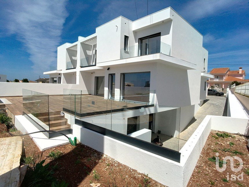 Maison T4 à Igreja Nova e Cheleiros de 244 m²